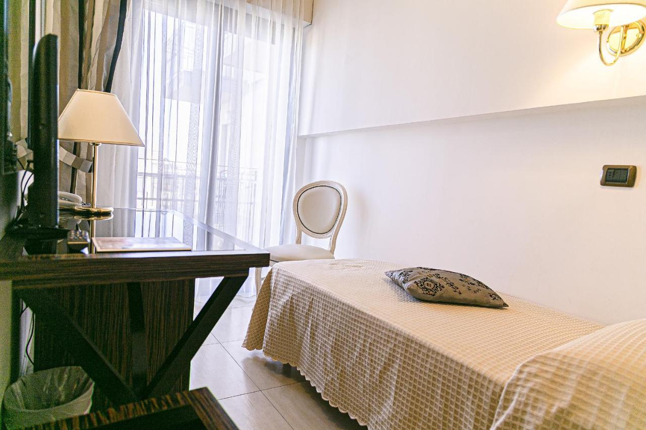 Hotel Metropolitan เบลลาเรีย-อีเจอา มารีนา ภายนอก รูปภาพ
