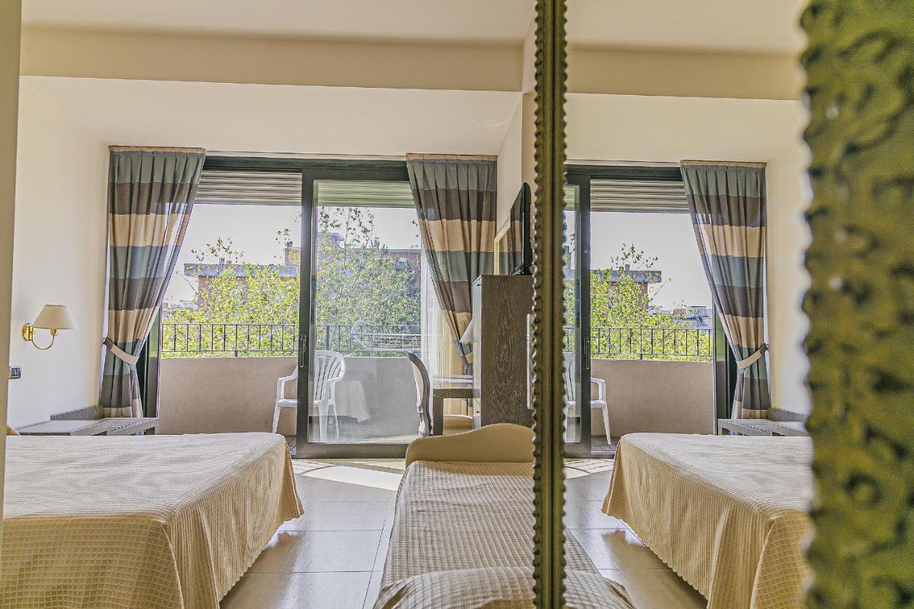 Hotel Metropolitan เบลลาเรีย-อีเจอา มารีนา ภายนอก รูปภาพ