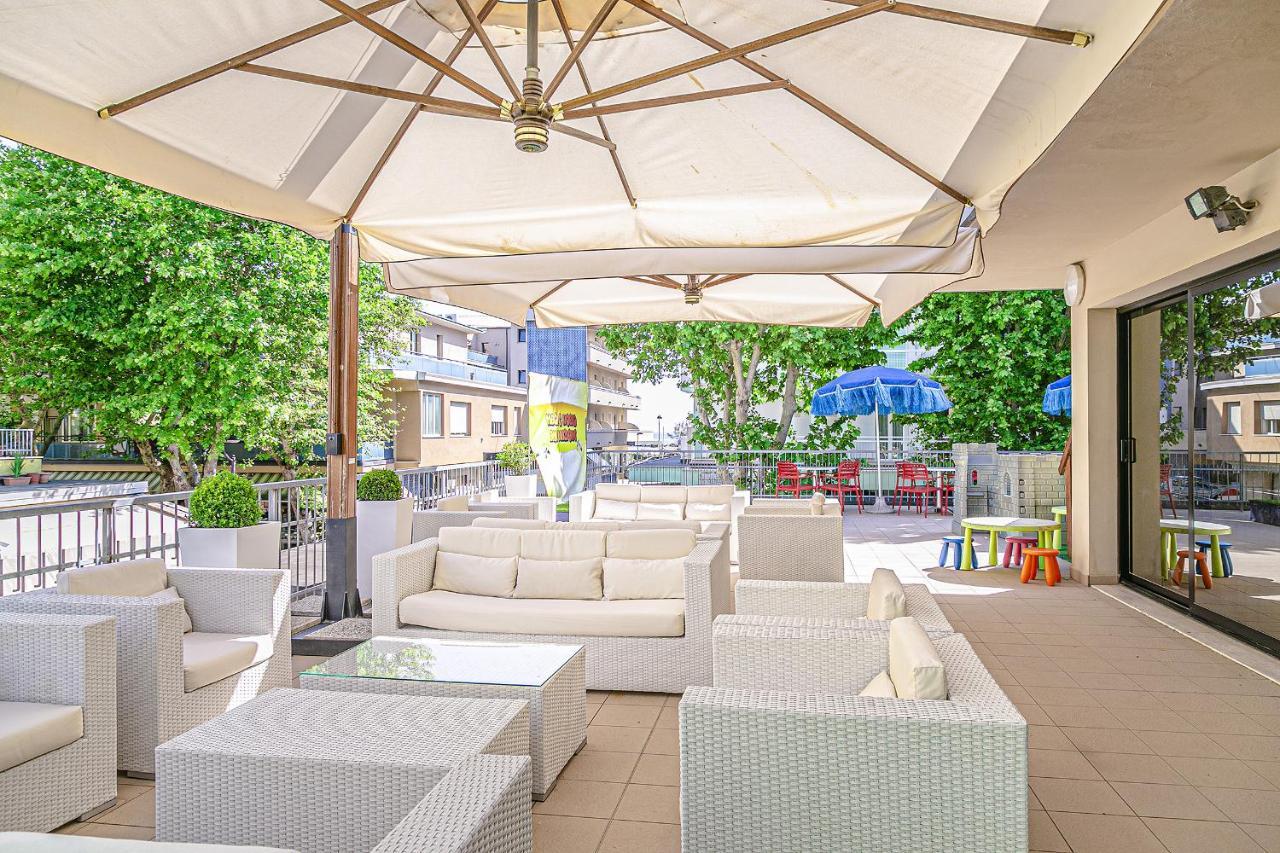 Hotel Metropolitan เบลลาเรีย-อีเจอา มารีนา ภายนอก รูปภาพ
