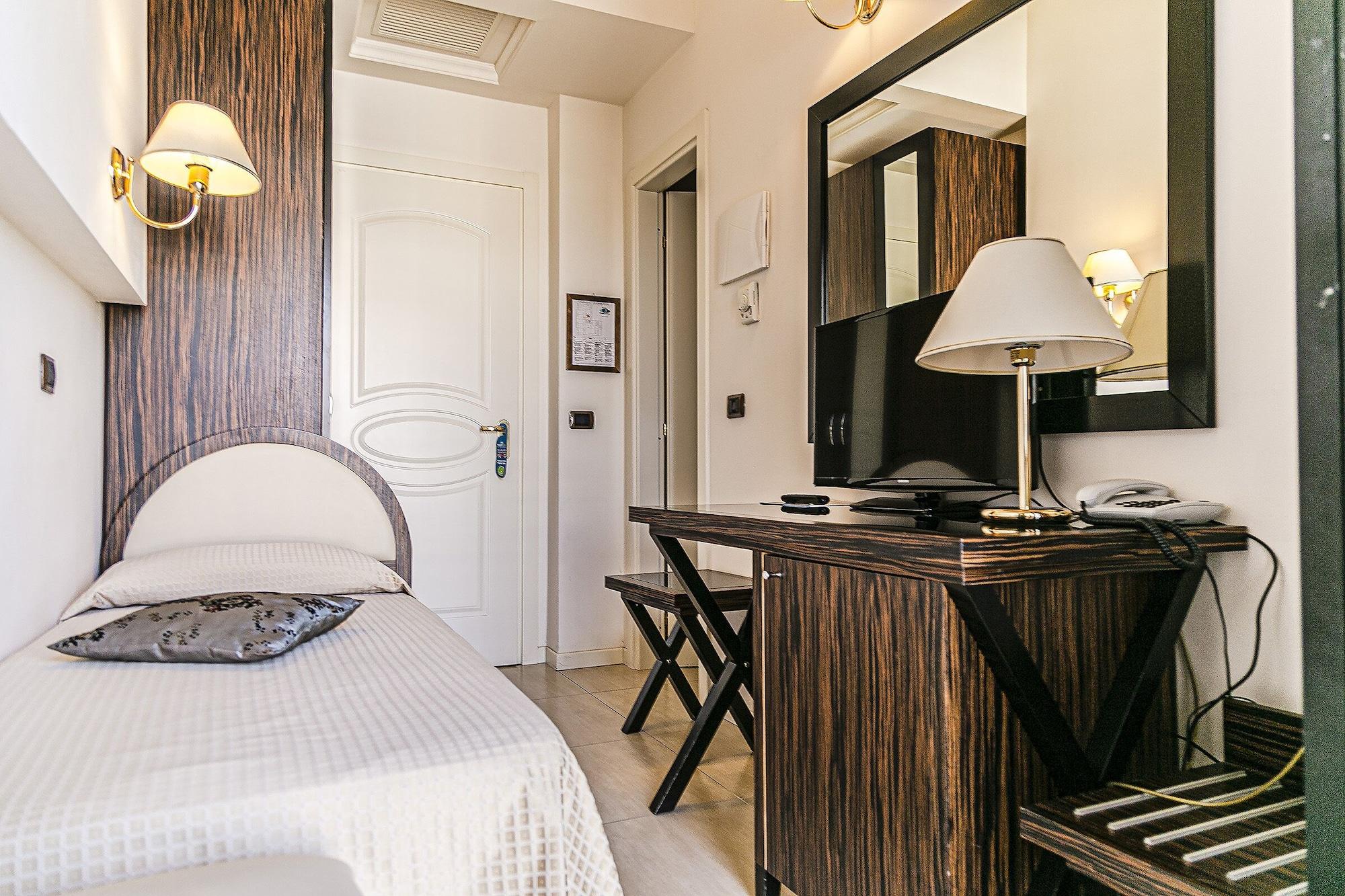 Hotel Metropolitan เบลลาเรีย-อีเจอา มารีนา ภายนอก รูปภาพ