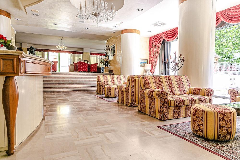 Hotel Metropolitan เบลลาเรีย-อีเจอา มารีนา ภายนอก รูปภาพ