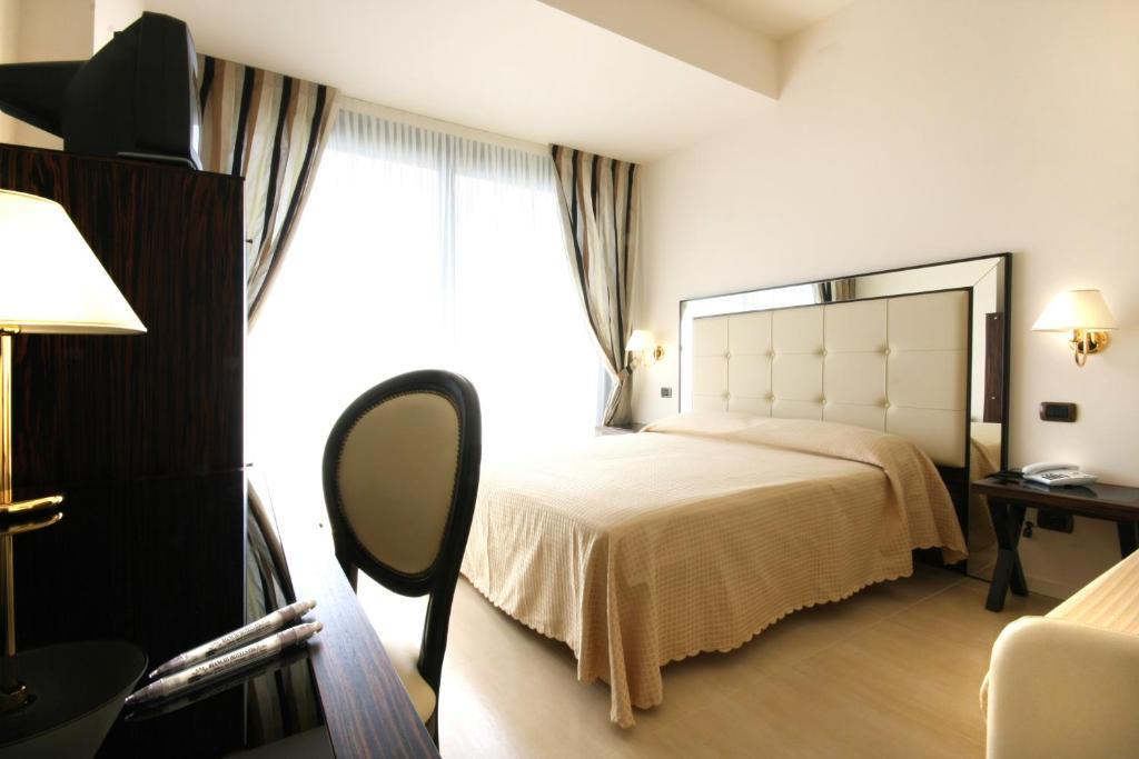 Hotel Metropolitan เบลลาเรีย-อีเจอา มารีนา ภายนอก รูปภาพ