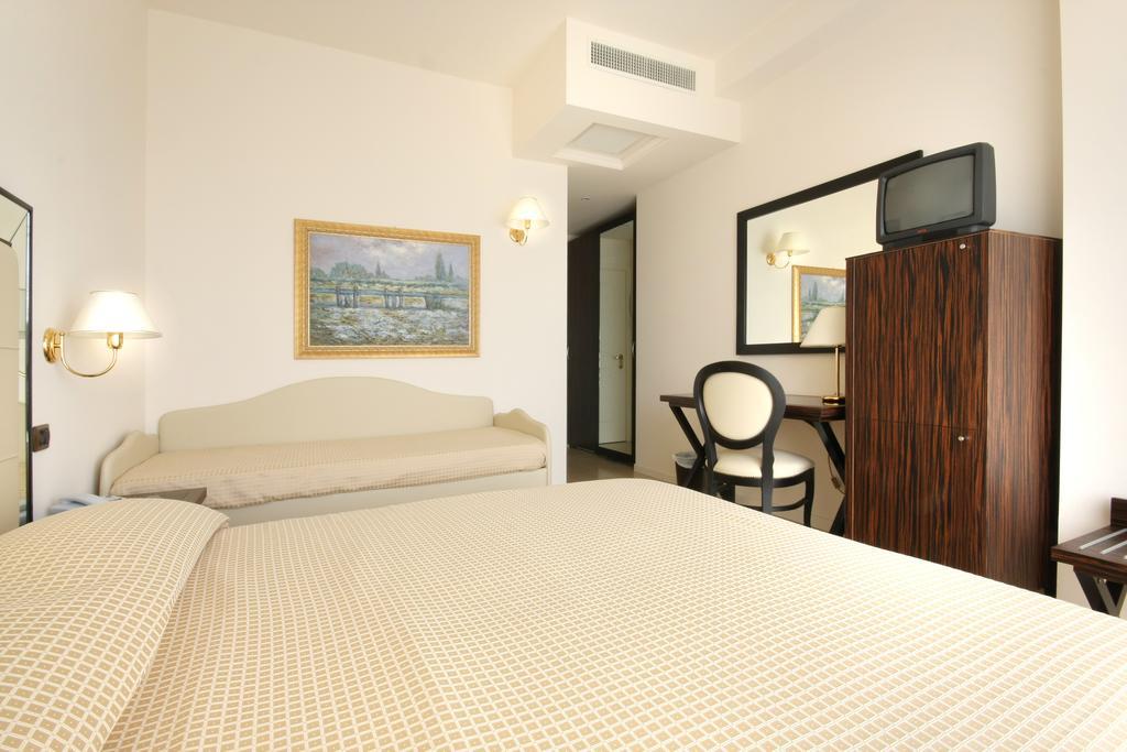 Hotel Metropolitan เบลลาเรีย-อีเจอา มารีนา ภายนอก รูปภาพ